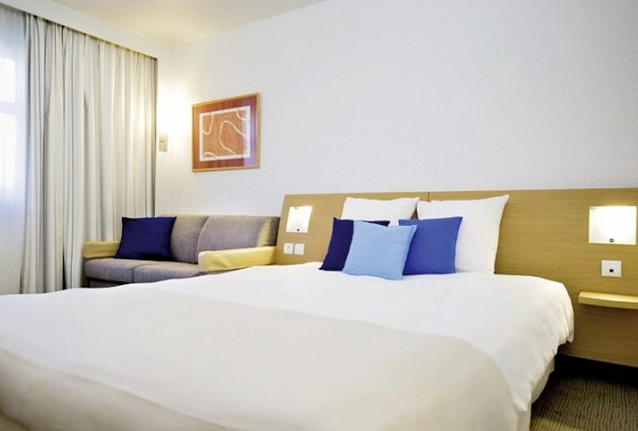 Novotel London West