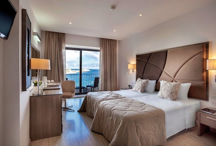 Plaza Hotel & Plaza Regency