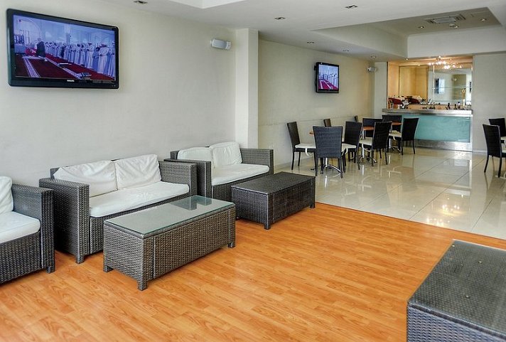 Plaza Hotel & Plaza Regency