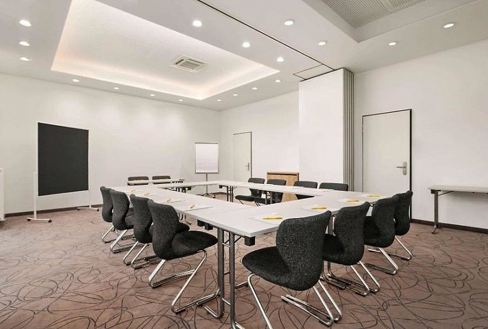 Super 8 by Wyndham Munich City North