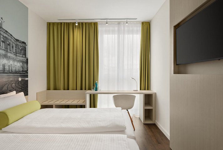 Super 8 by Wyndham Augsburg