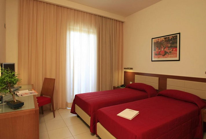 La Costiera Hotel