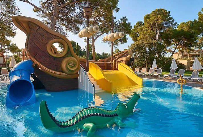 Protur Floriana Resort