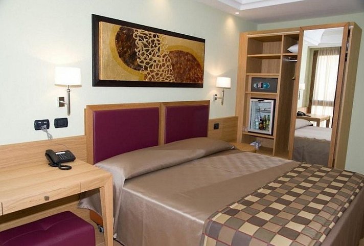 Artemis Hotel