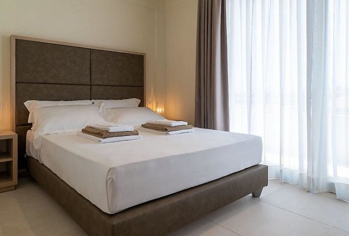Palace Lido Hotel & Suites
