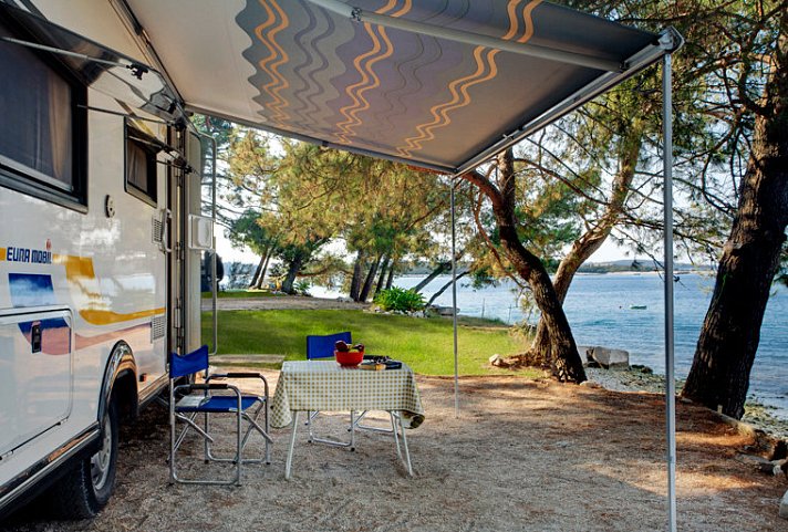 Brioni Sunny Camping