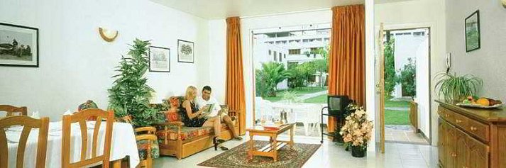 Apartamentos Estival Park