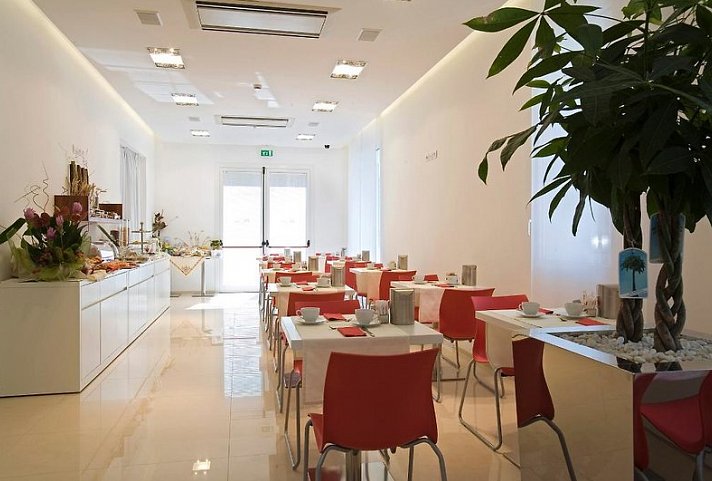 Card International Hotel