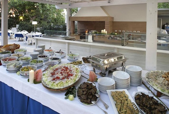 Alexandra Plaza Hotel