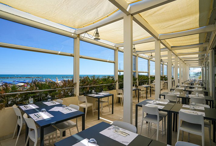 Nautilus Family Hotel