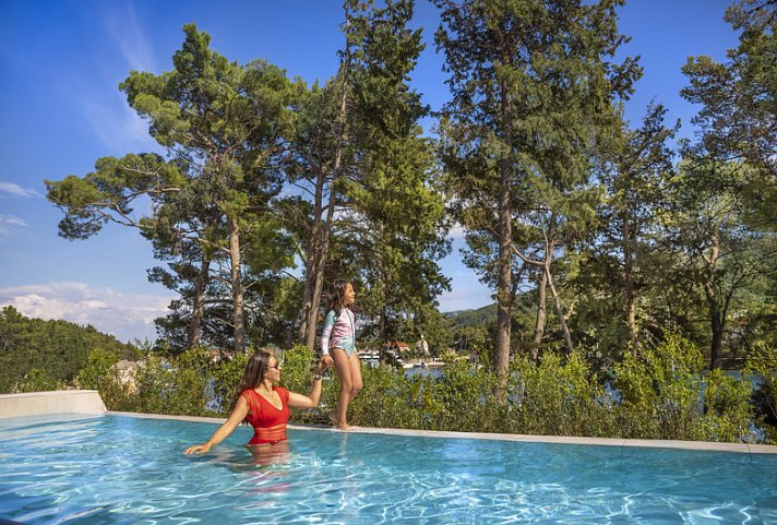 Valamar Amicor Green Resort