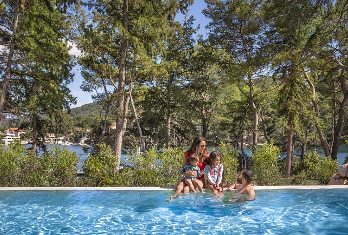 Valamar Amicor Green Resort