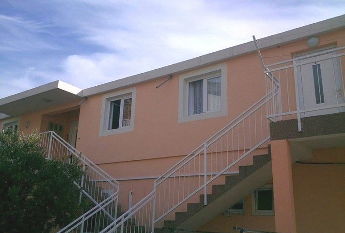 Apartments Jela