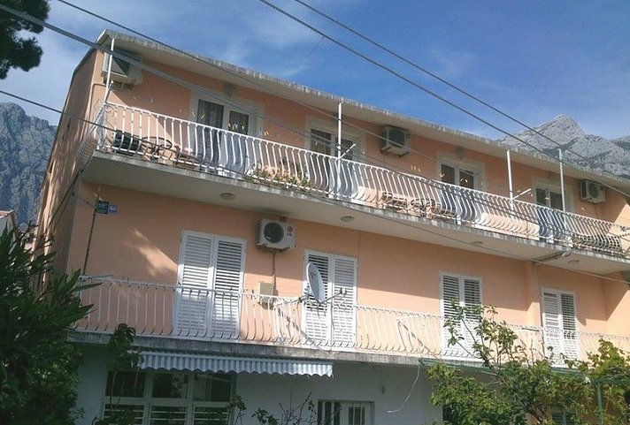 Apartments Jela