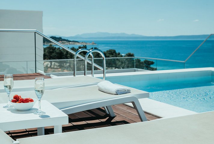 Romana Beach Apartments