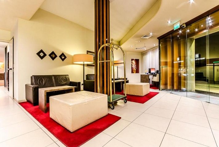 Smart Hotel Holiday