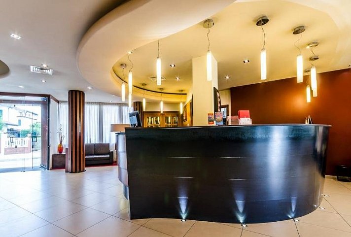 Smart Hotel Holiday