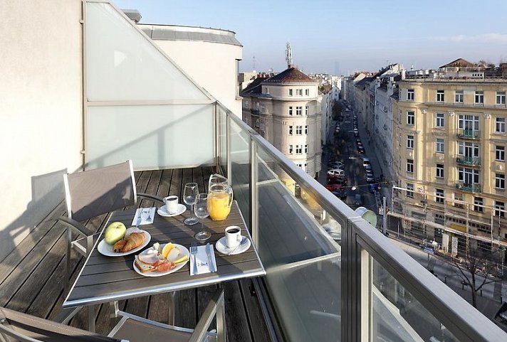 Eurostars Embassy