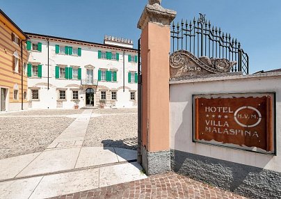 Villa Malaspina Castel d'Azzano