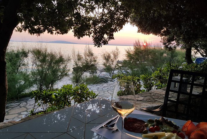 Luna Island Hotel