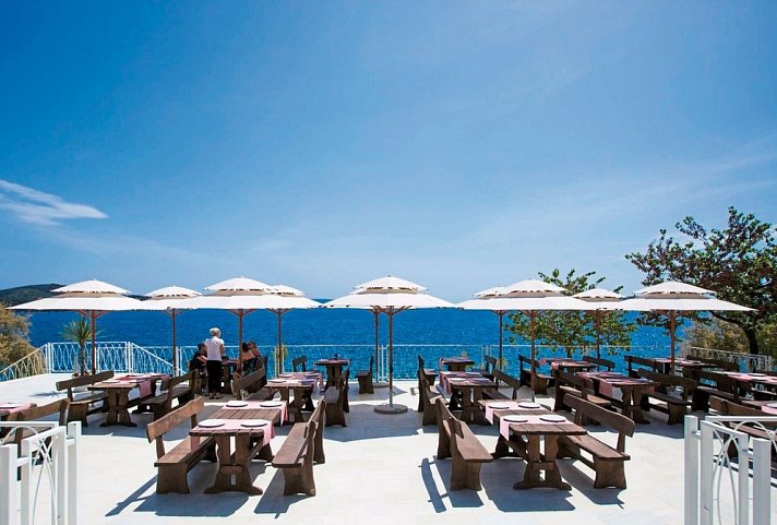 Amadria Park Camping Trogir (by Happy Camp)