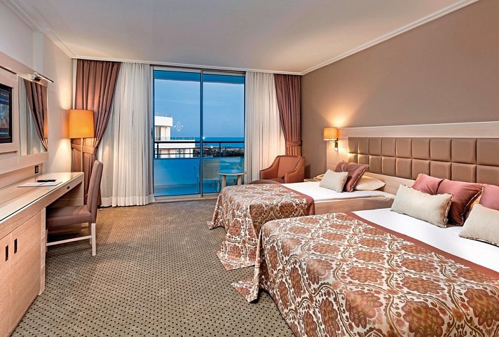 Miracle Resort - Wohnbeispiel Doppelzimmer seitl. Meerblick (Zimmercodierungen DBN & DCN)