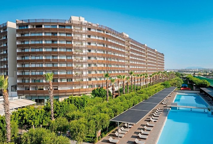 Nirvana Cosmopolitan