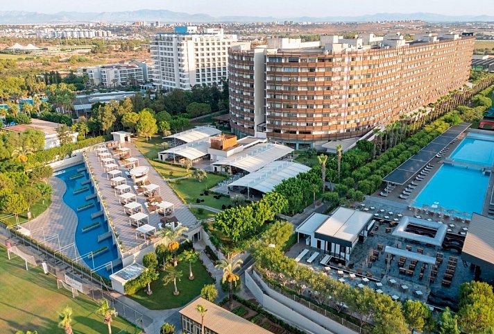 Nirvana Cosmopolitan