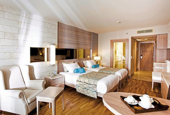 Melas Resort Hotel - Wohnbeispiel Doppelzimmer seitl. Meerblick (Zimmercodierungen DBN & DCN)