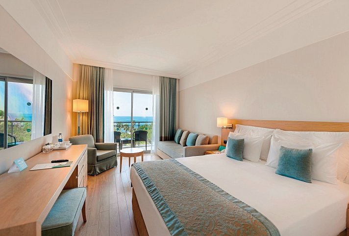 Turquoise Hotel - Wohnbeispiel Doppelzimmer Deluxe Meerblick (Zimmercodierung DDM)