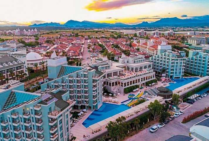 Royal Atlantis Spa & Resort