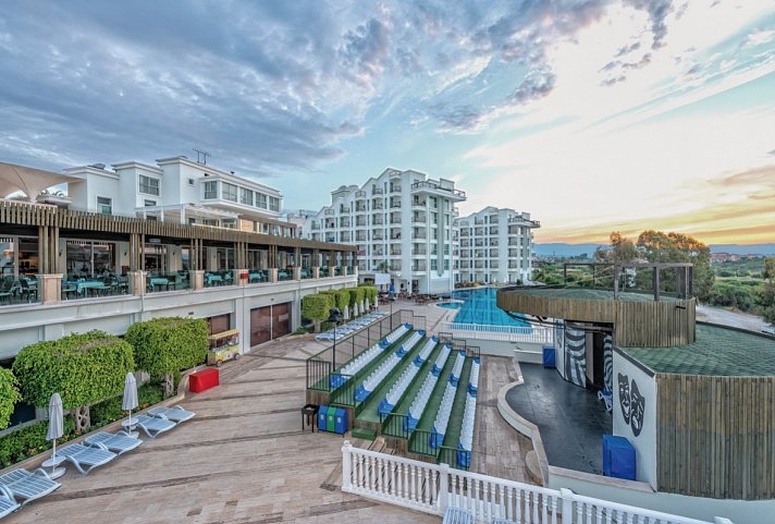 Royal Atlantis Spa & Resort