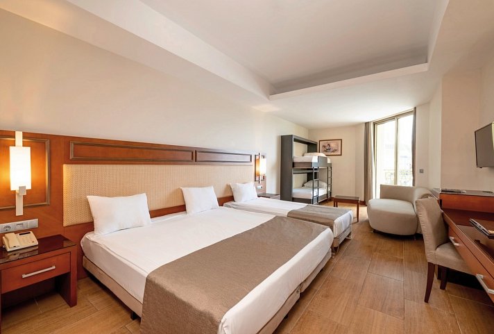 Crystal Prestige Elite & Spa
