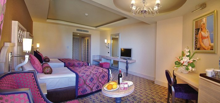 Royal Alhambra Palace - Wohnbeispiel Doppelzimmer Superior (Zimmercodierungen DSL, DSN & DSM)