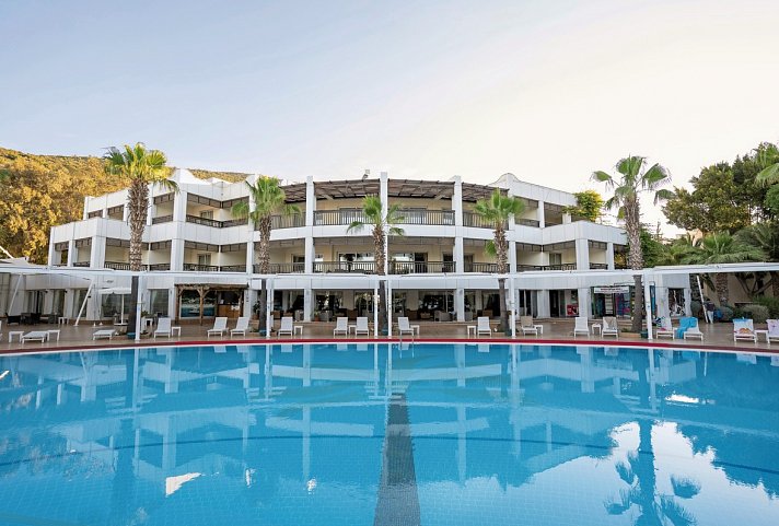 Latanya Park Resort