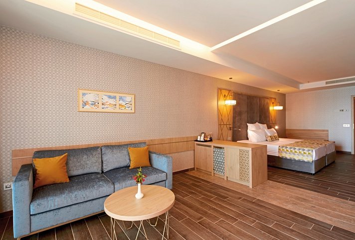 Secrets Sunny Beach Resort & Spa - Wohnbeispiel Juniorsuite Direkter Meerblick (Zimmercodierung JB1)
