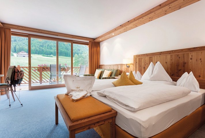 Chalet Tianes - Wohnbeispiel Doppelzimmer Komfort (Zimmercodierungen DF1 & EB1)