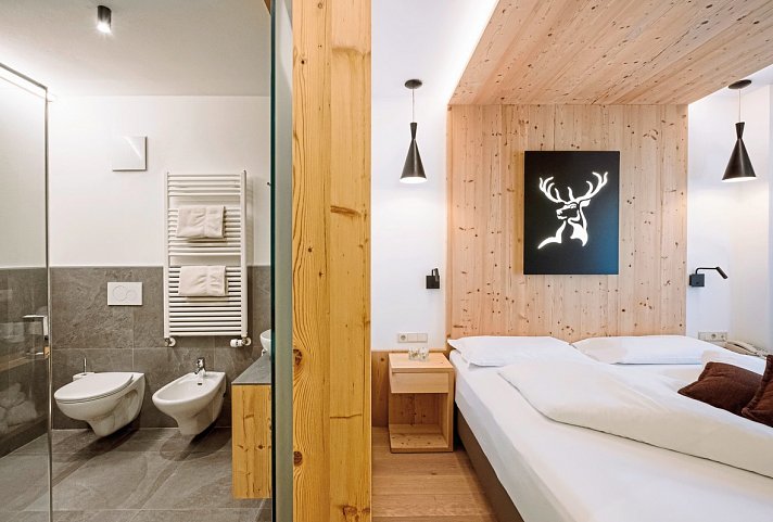 Naturhotel Miraval - Wohnbeispiel Doppelzimmer Bergfauna (Zimmercodierung DB1)