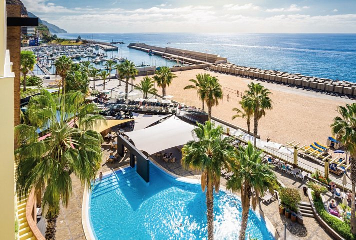 Calheta Beach