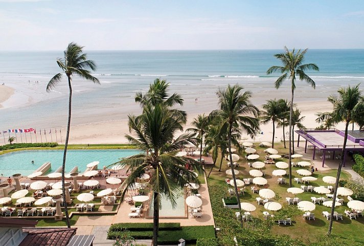 Apsara Beachfront Resort & Villa