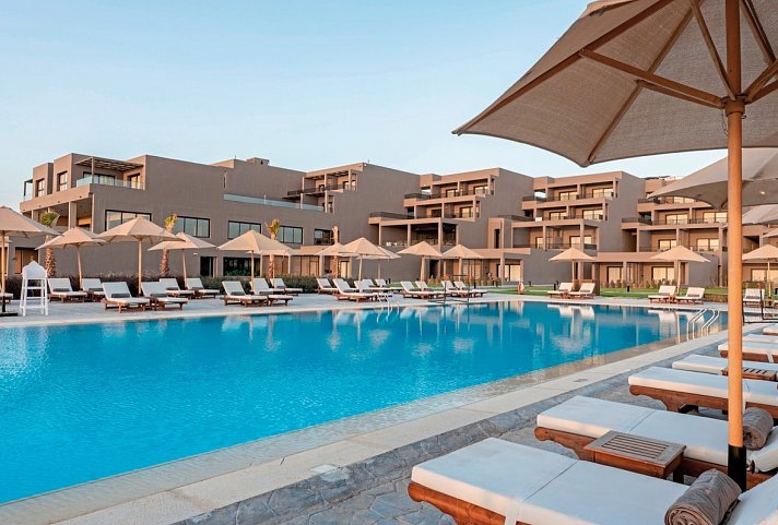 Sentido Naga Bay