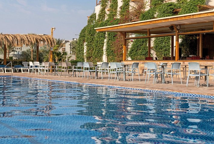 Fort Arabesque - The West Bay