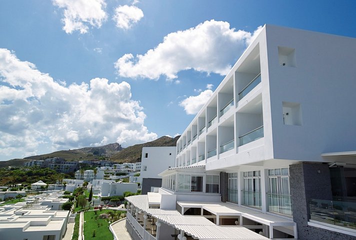 Dimitra Beach Hotel & Suites