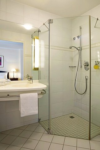 Victor's Residenz-Hotel Leipzig - Wohnbeispiel Doppelzimmer Standard (Zimmercodierungen DG1, DP1, DX3 & DX4)