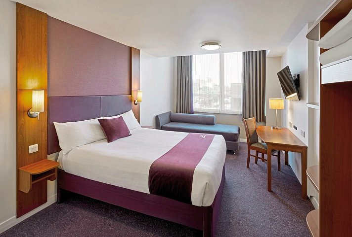 Premier Inn London Putney Bridge Hotel