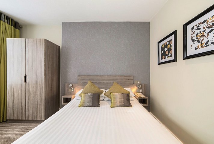 Phoenix Hotel