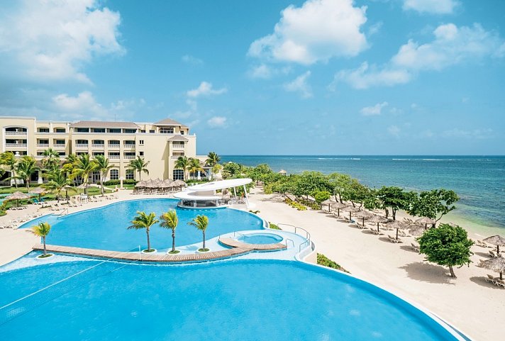 Iberostar Waves Rose Hall Beach