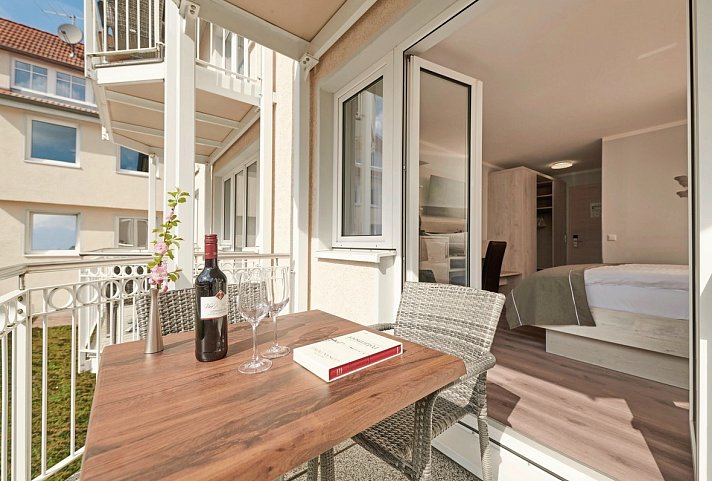 R&R Strandhotel Baabe - Wohnbeispiel Doppelzimmer Standard Balkon (Zimmercodierung DB1)