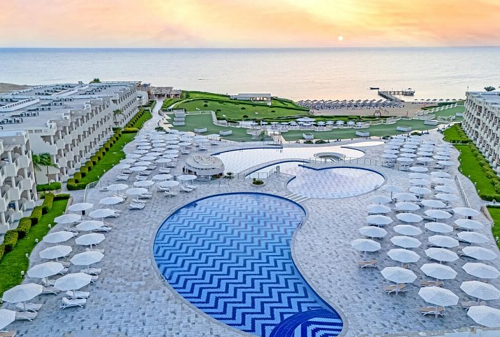 Sirena Beach Resort & Spa