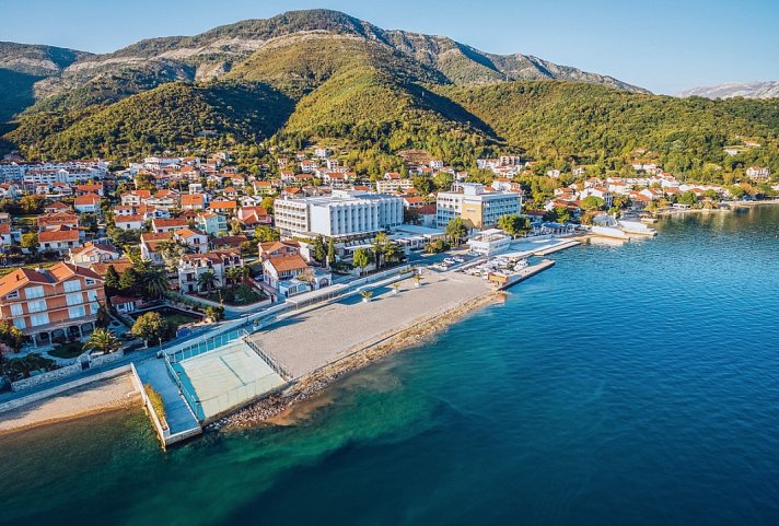 Carine Hotel Delfin